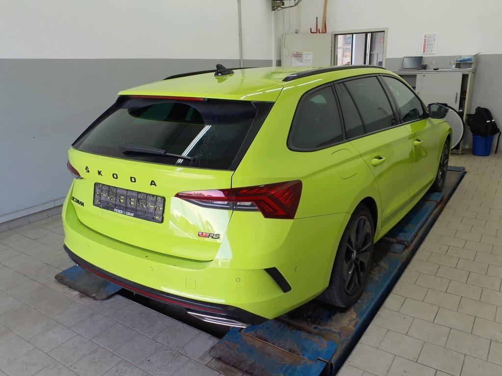 Skoda Octavia 2023 г. Зелёный, пробег 50010 км