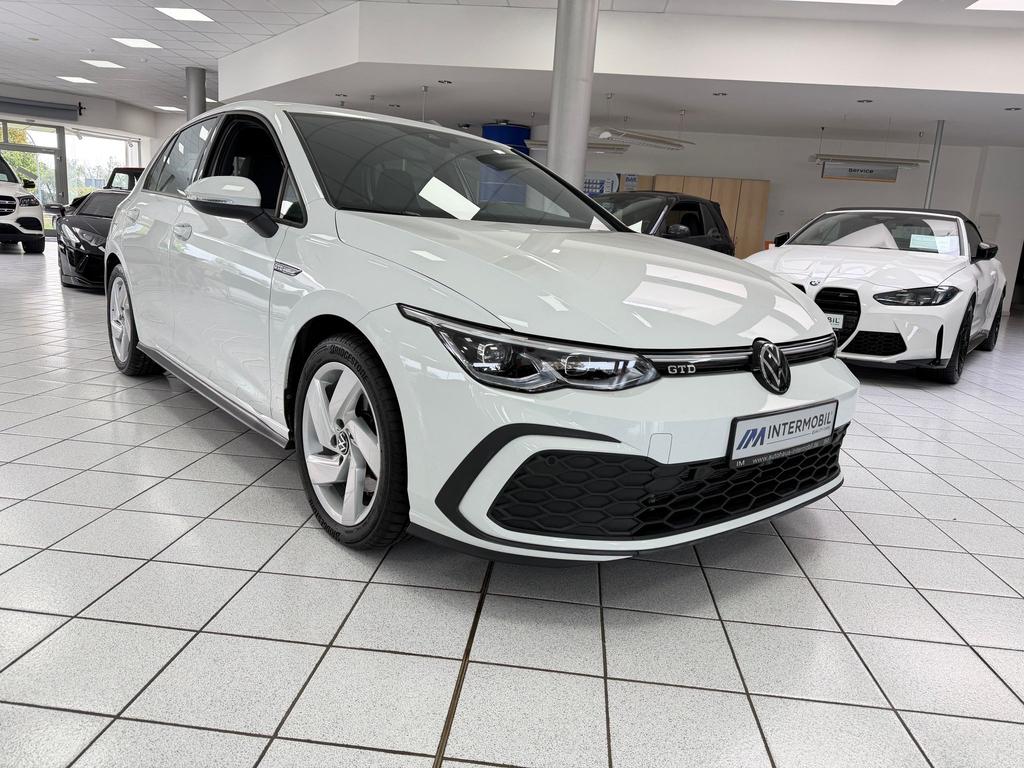Volkswagen Golf 2024 г. Белый, пробег 25529 км