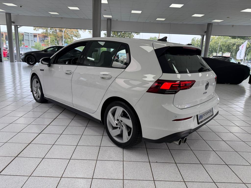 Volkswagen Golf 2024 г. Белый, пробег 25529 км