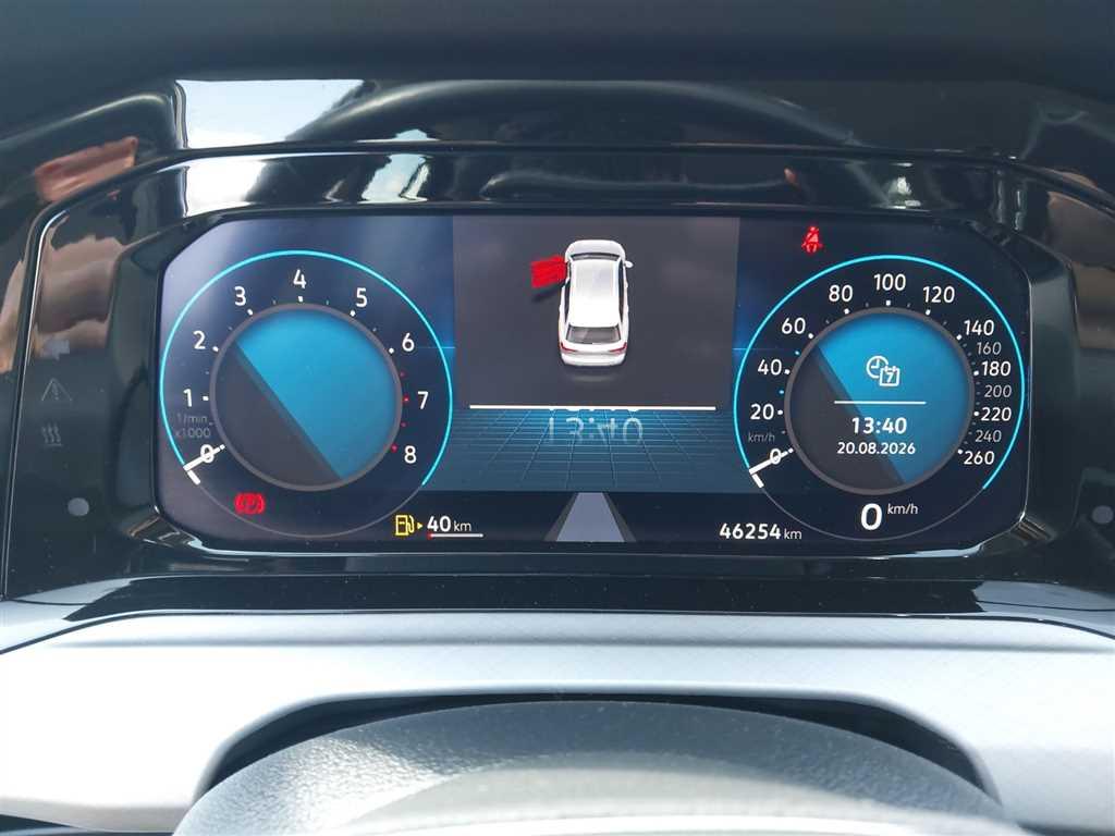 Volkswagen Golf 2024 г. Синий, пробег 46235 км