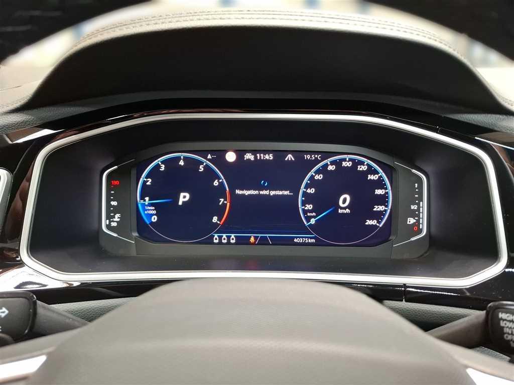 Volkswagen T-Roc 2024 г. Серый, пробег 40373 км