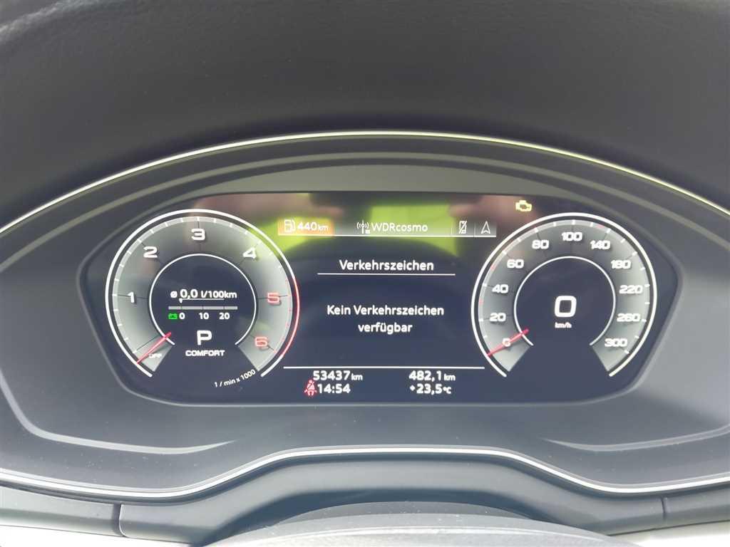 Audi Q5 2023 г. Серый, пробег 53419 км