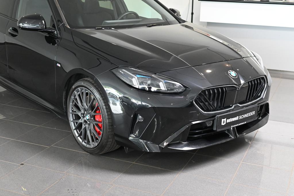 BMW 120 2025 г. Чёрный, пробег 52497 км