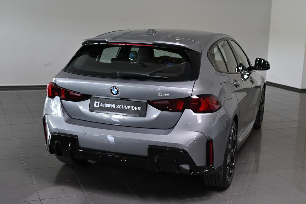 BMW 120 2025 г. Серый, пробег 45561 км