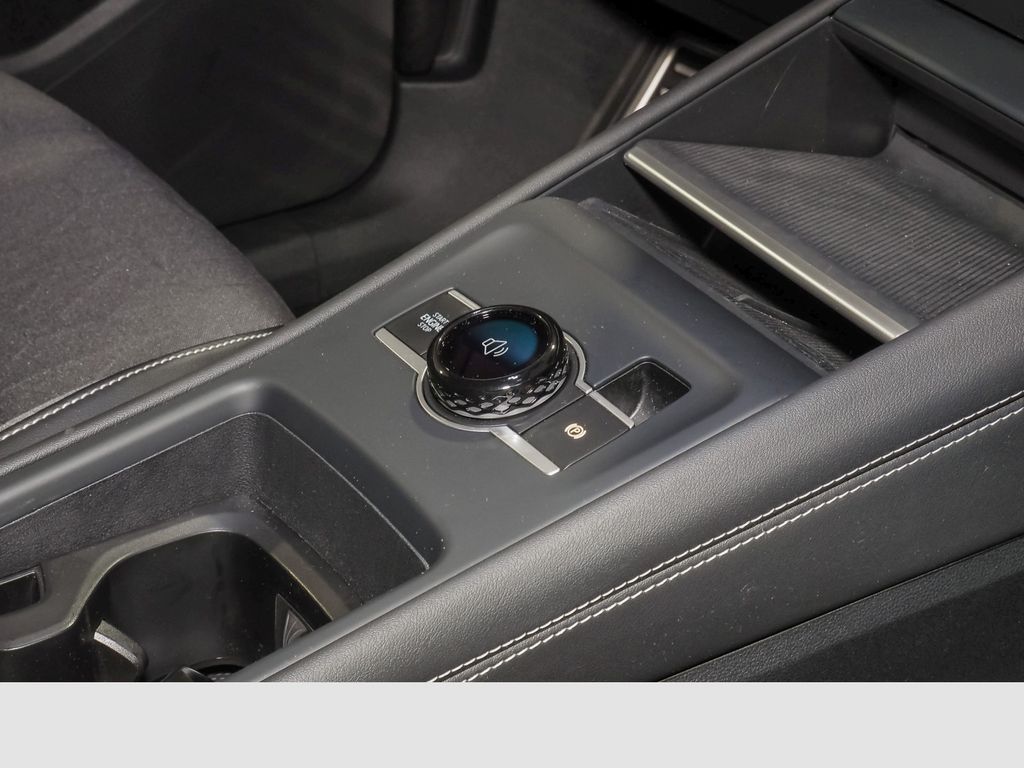 Volkswagen Tiguan 2025 г. Чёрный, пробег 40633 км