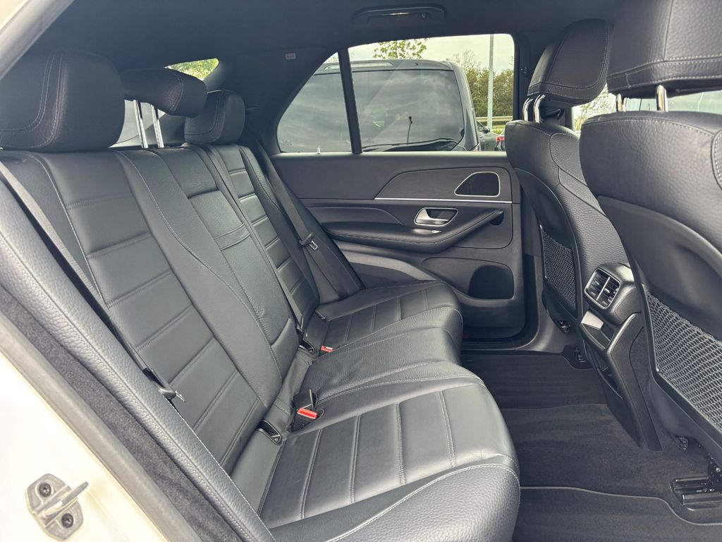 Mercedes-Benz GLE 400 2021 г. Белый, пробег 48500 км