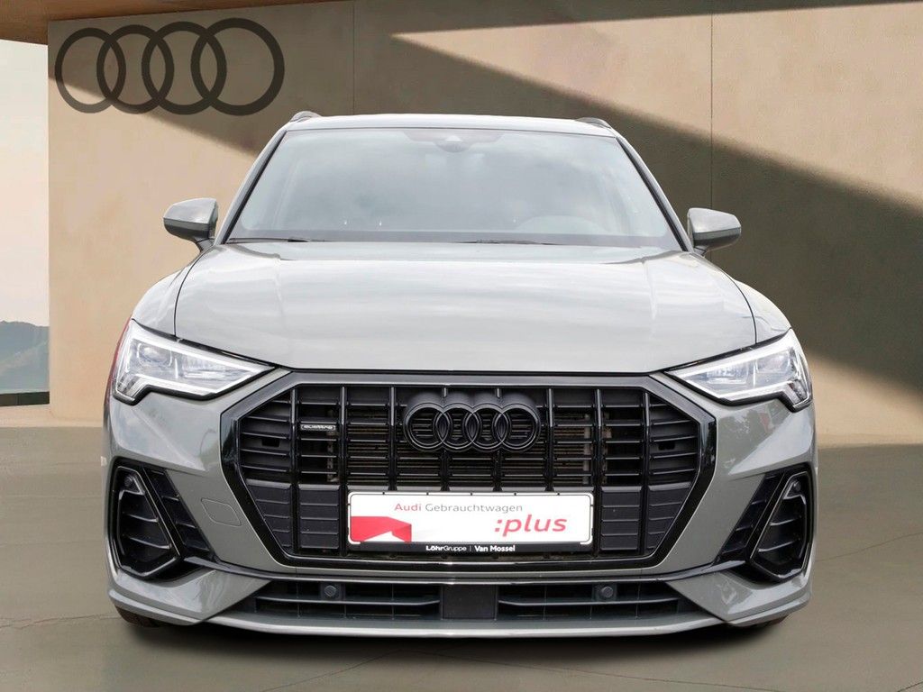 Audi Q3 2022 г. Серый, пробег 46600 км