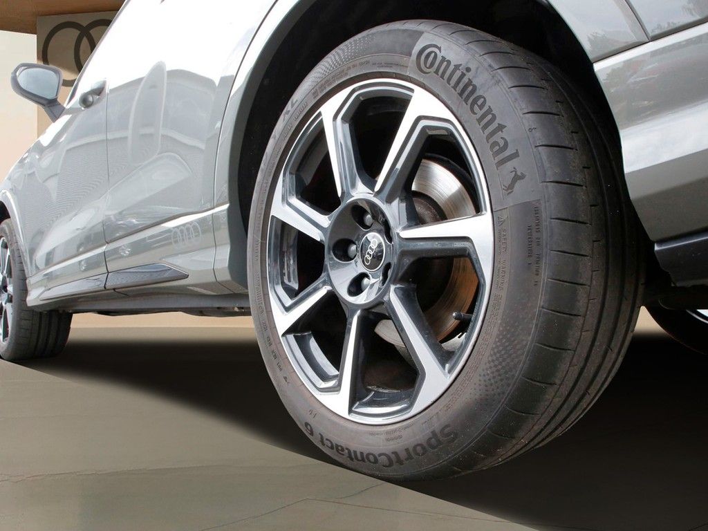 Audi Q3 2022 г. Серый, пробег 46600 км