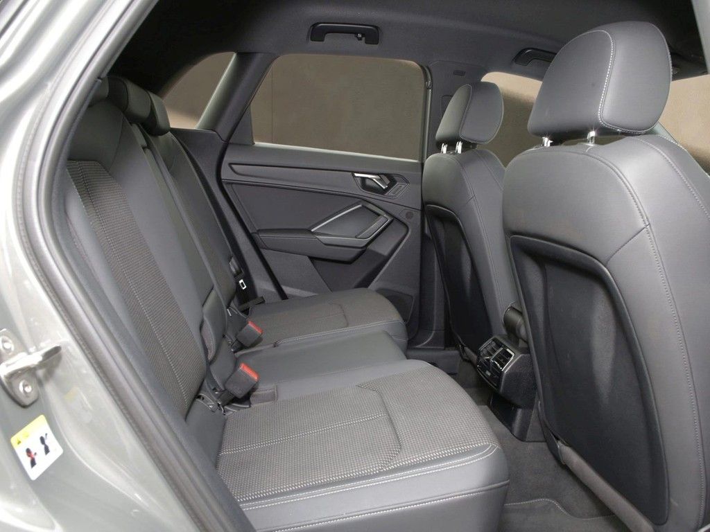 Audi Q3 2022 г. Серый, пробег 46600 км