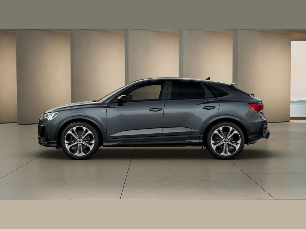 Audi Q3 2026 г. Серый, пробег 14587 км