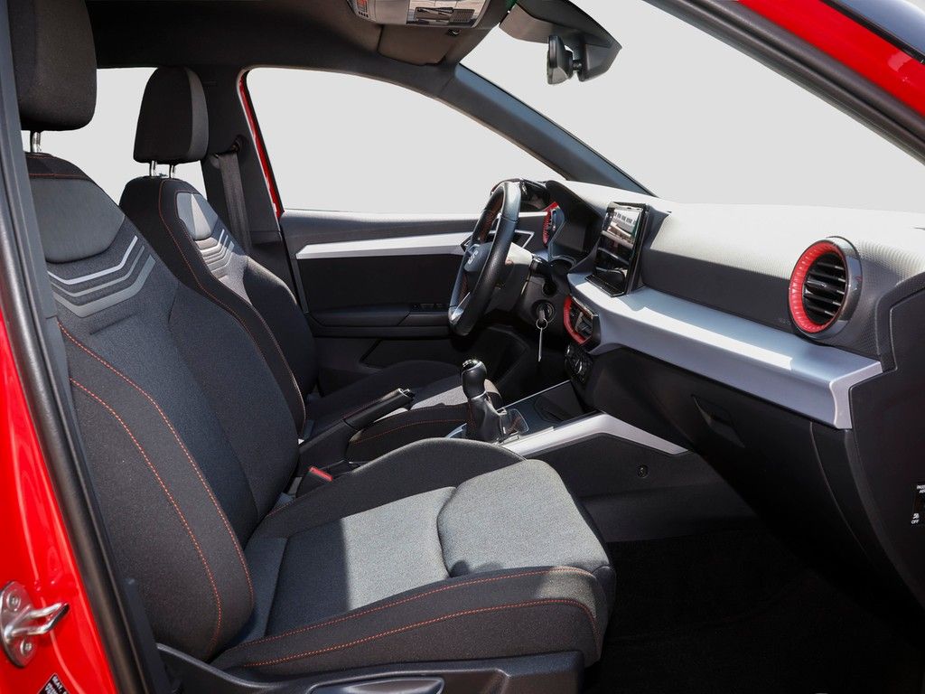 SEAT Arona 2023 г. Красный, пробег 56577 км