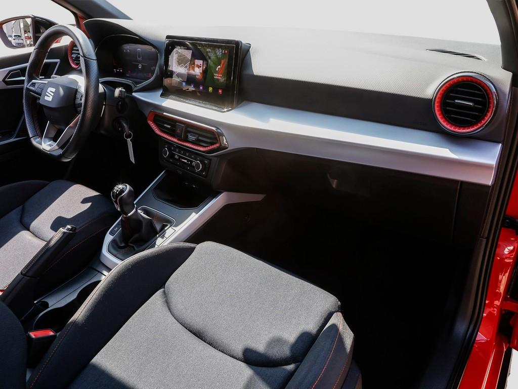 SEAT Arona 2023 г. Красный, пробег 56577 км