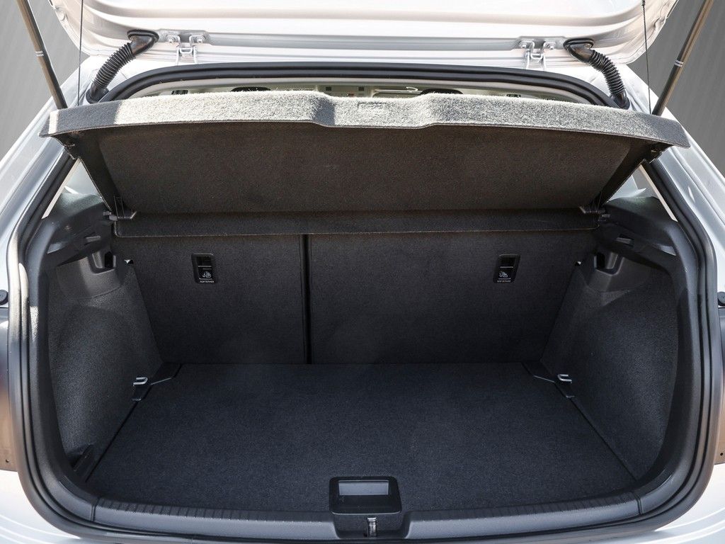 Volkswagen Polo 2023 г. Серебристый, пробег 38494 км