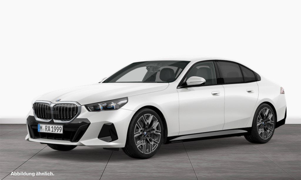 BMW 520 2025 г. Белый, пробег 25013 км