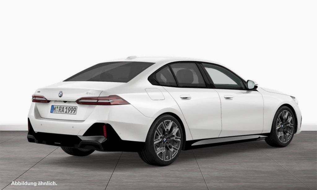 BMW 520 2025 г. Белый, пробег 25013 км