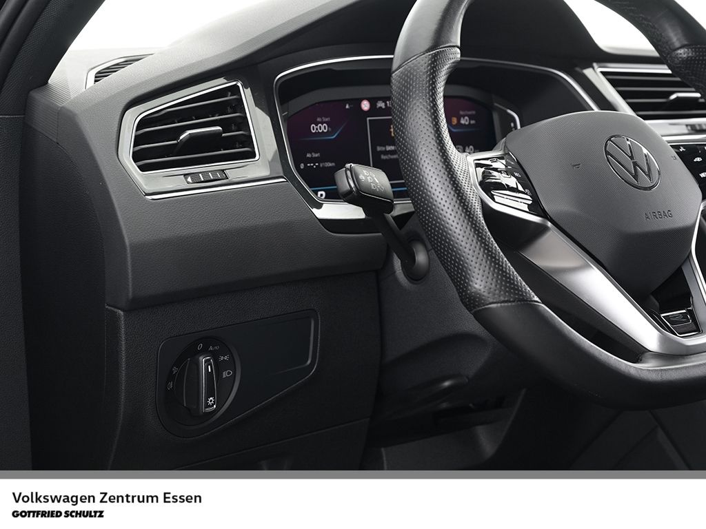 Volkswagen Tiguan 2023 г. Чёрный, пробег 47561 км