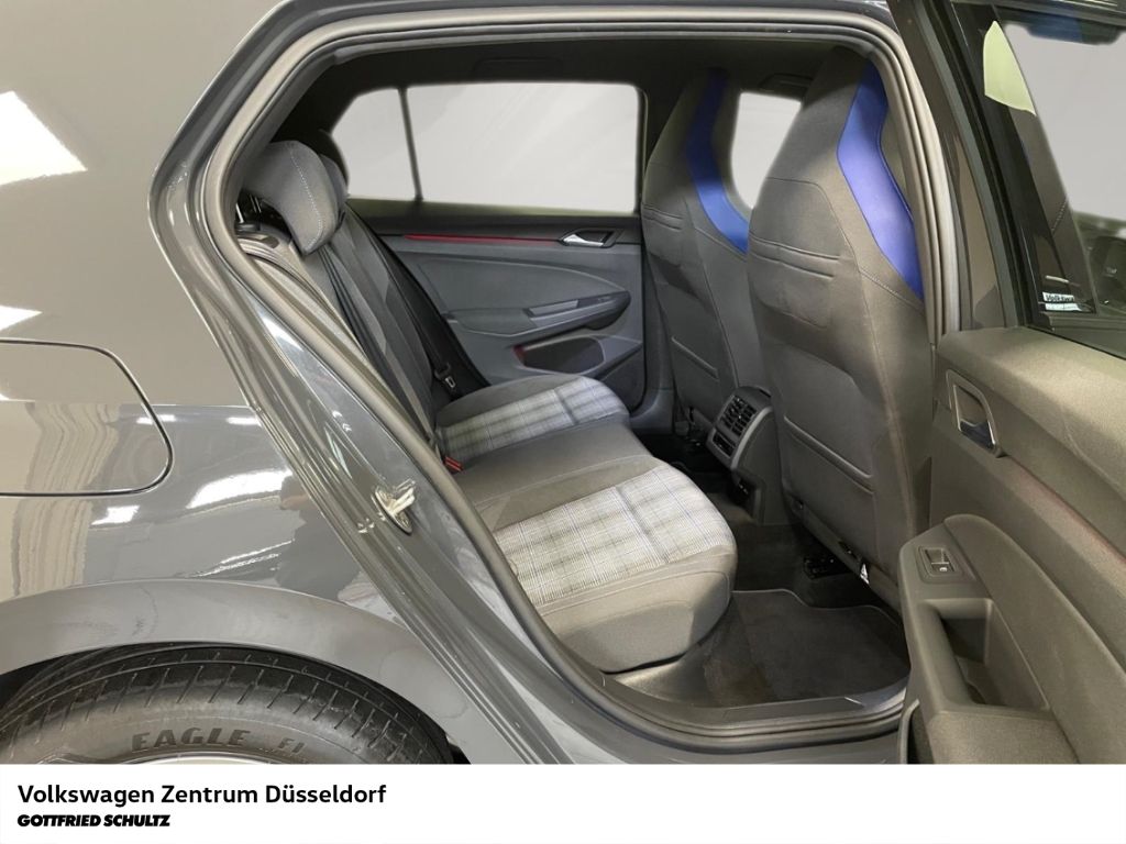 Volkswagen Golf 2022 г. Серый, пробег 30405 км