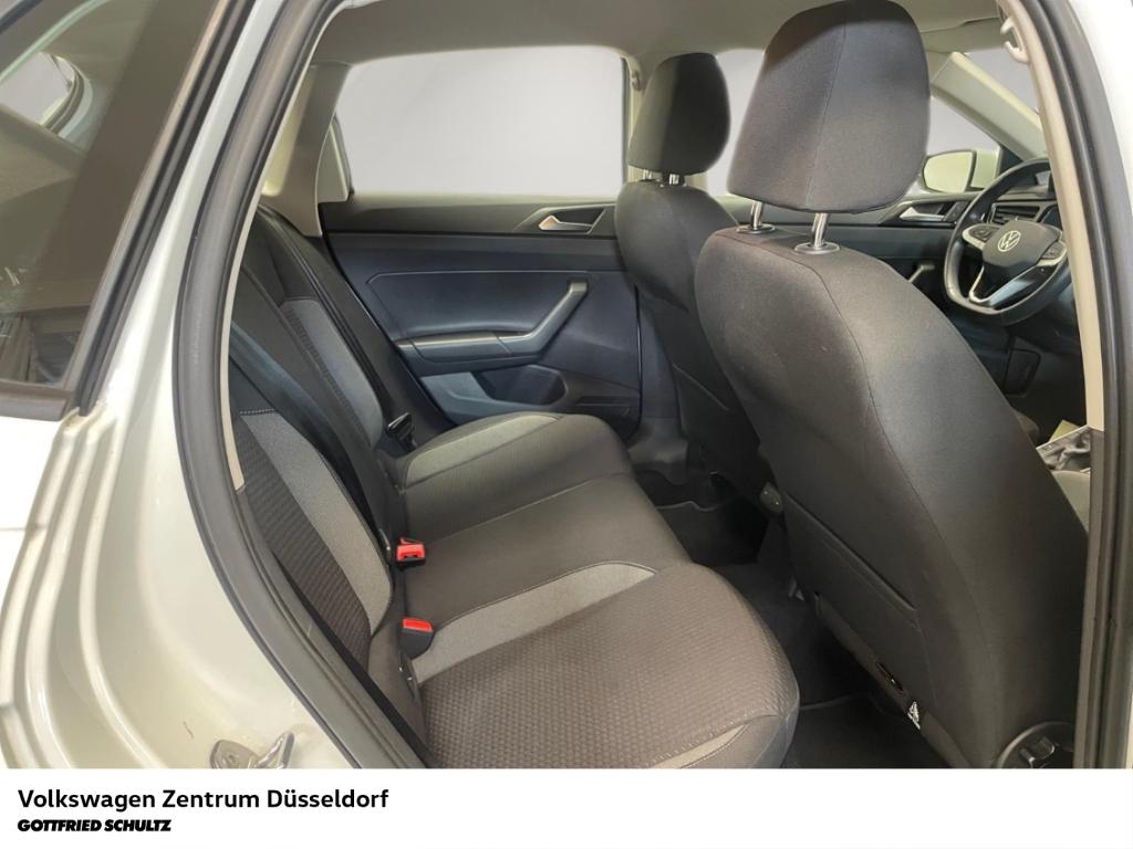Volkswagen Polo 2023 г. Белый, пробег 37082 км