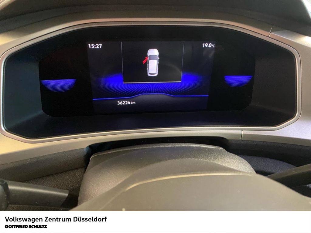 Volkswagen T-Roc 2023 г. Белый, пробег 36223 км