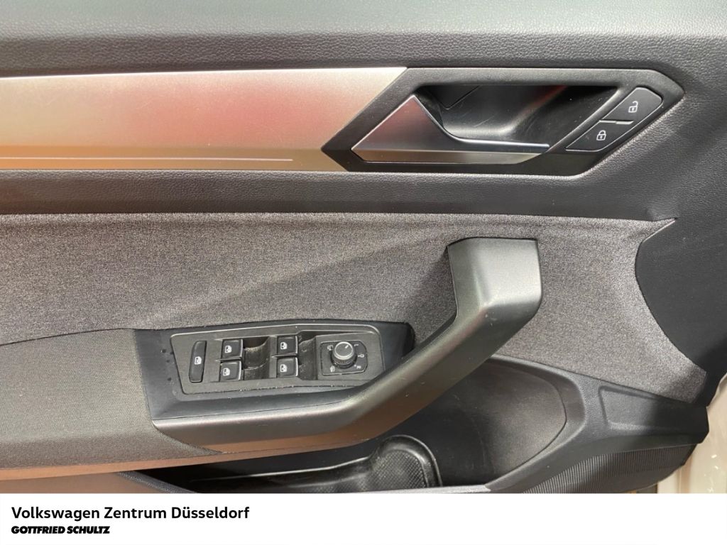 Volkswagen T-Roc 2023 г. Серый, пробег 50212 км