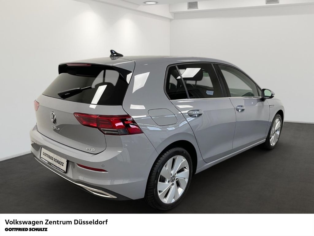 Volkswagen Golf 2024 г. Серый, пробег 52465 км