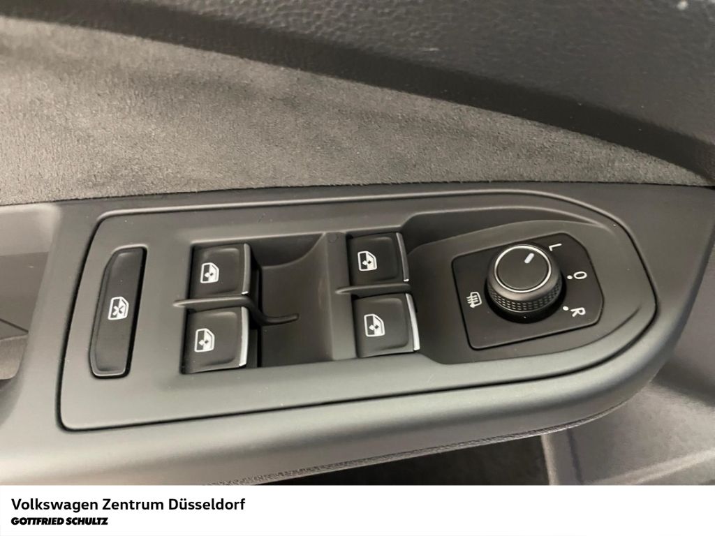 Volkswagen Golf 2024 г. Серый, пробег 52465 км