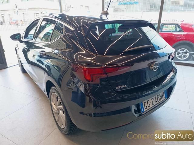 Opel Astra 2021 г. Чёрный, пробег 35000 км