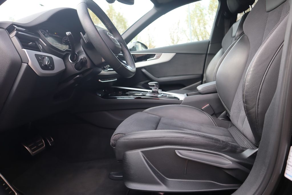 Audi A4 2023 г. Чёрный, пробег 38944 км