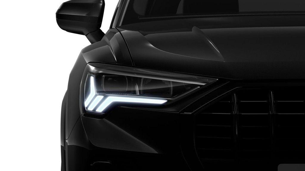 Audi Q3 2022 г. Чёрный, пробег 40400 км