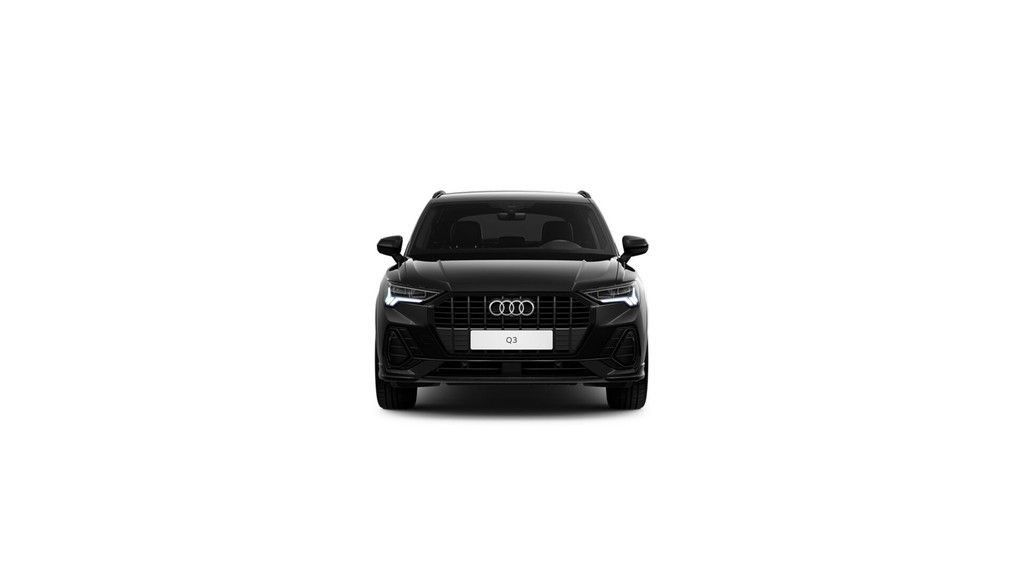 Audi Q3 2022 г. Чёрный, пробег 40400 км