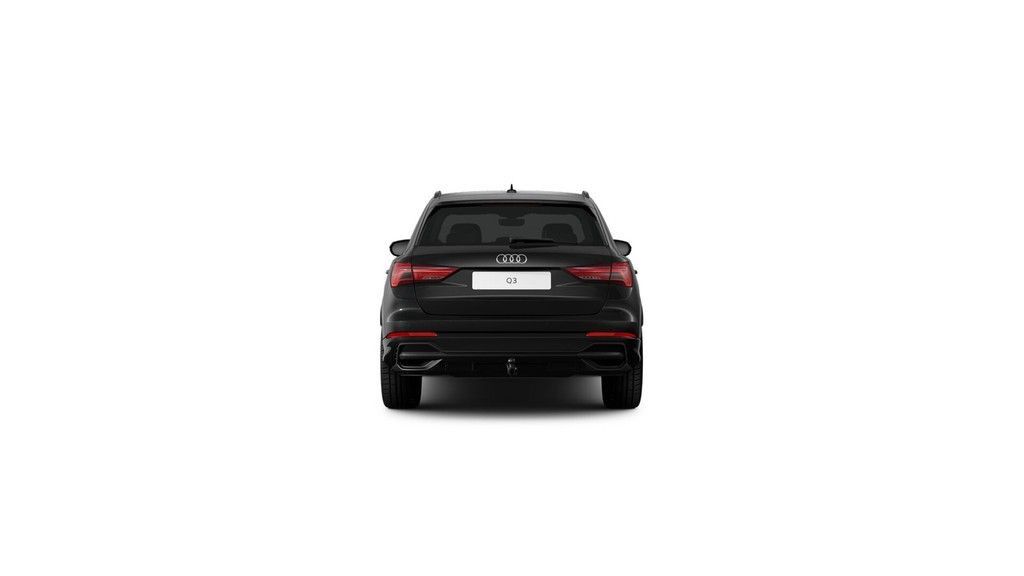 Audi Q3 2022 г. Чёрный, пробег 40400 км