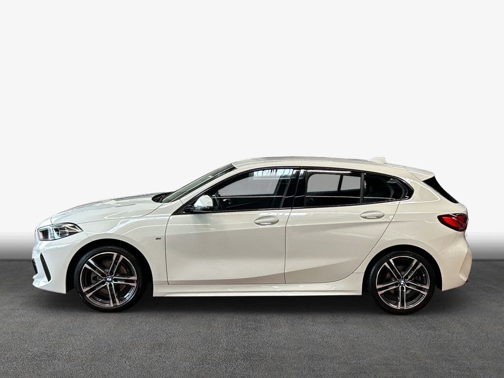 BMW 118 2023 г. Белый, пробег 34516 км