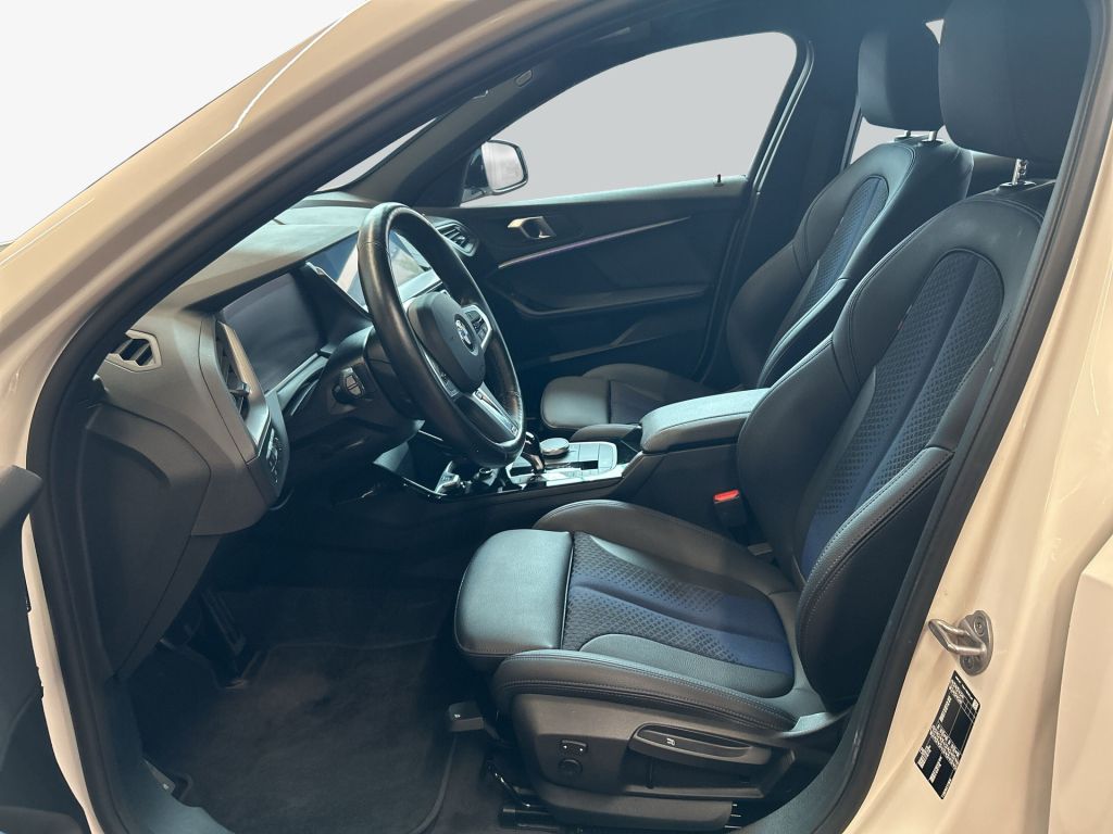 BMW 118 2023 г. Белый, пробег 34516 км