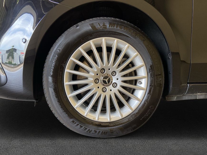 Mercedes-Benz V 300 2025 г. Чёрный, пробег 27017 км