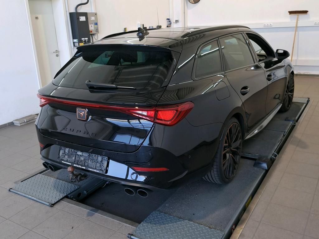 Cupra Leon 2024 г. Чёрный, пробег 39430 км