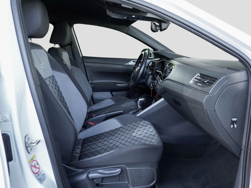 Volkswagen Taigo 2023 г. Белый, пробег 54994 км
