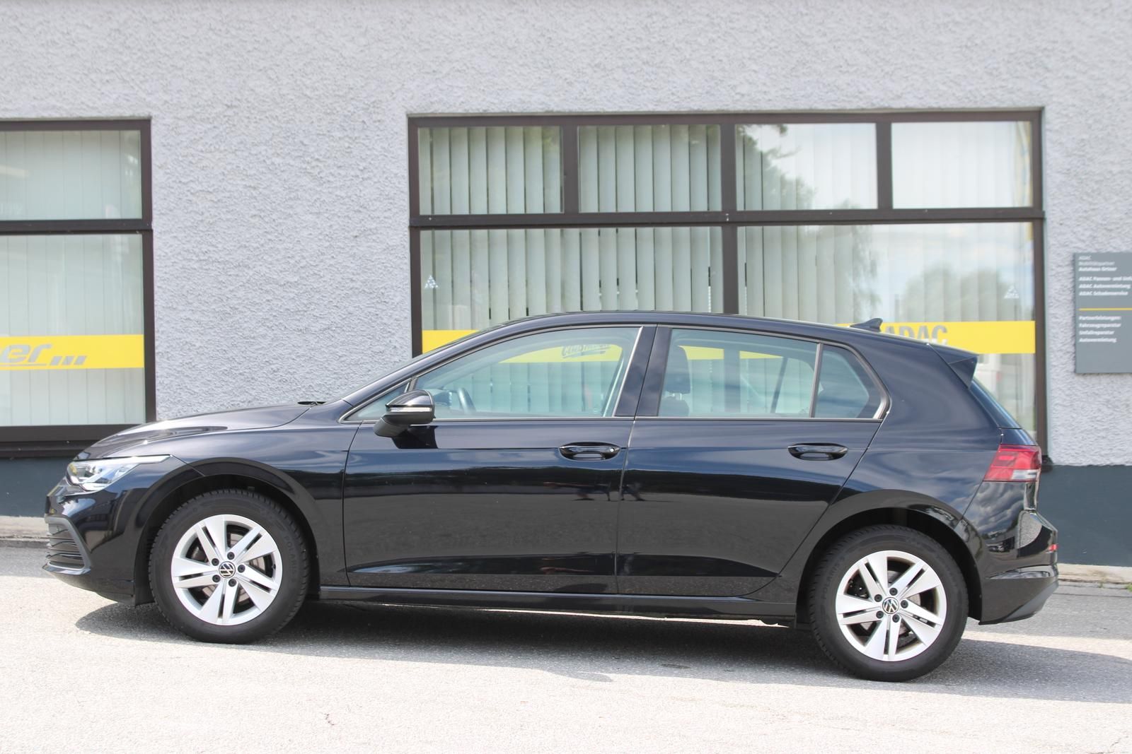 Volkswagen Golf 2021 г. Чёрный, пробег 51400 км