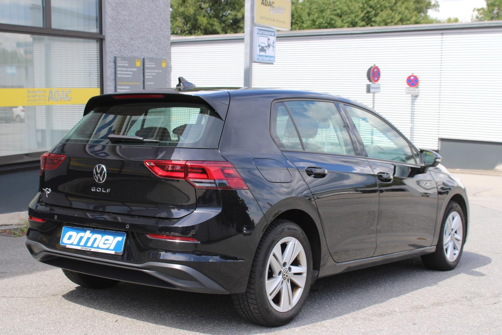 Volkswagen Golf 2021 г. Чёрный, пробег 51400 км