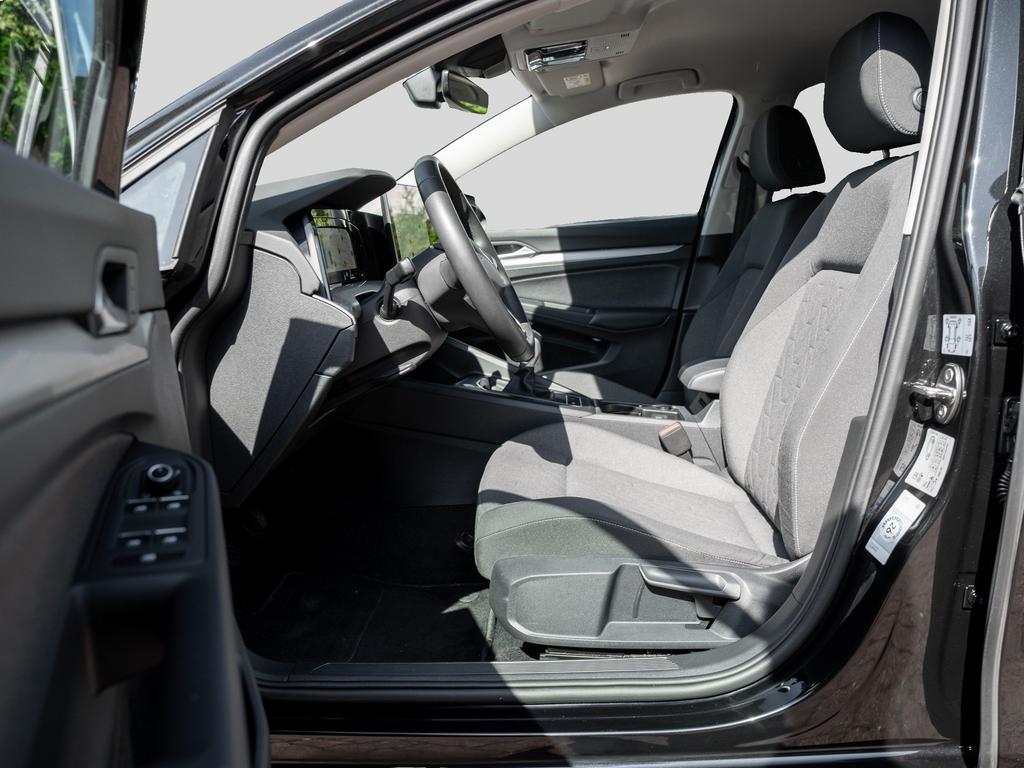 Volkswagen Golf 2025 г. Чёрный, пробег 24730 км
