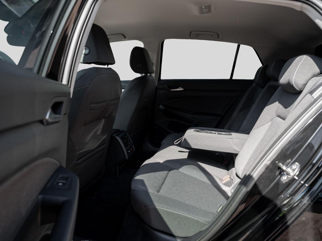 Volkswagen Golf 2025 г. Чёрный, пробег 24730 км