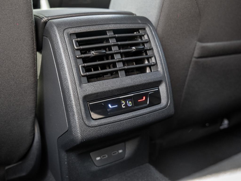 Volkswagen Golf 2025 г. Чёрный, пробег 24730 км