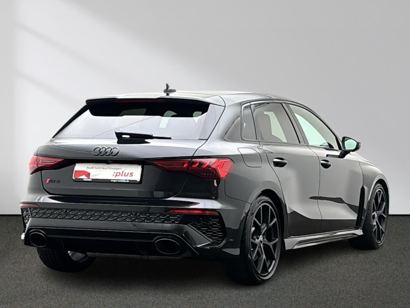 Audi RS3 2024 г. Чёрный, пробег 56490 км
