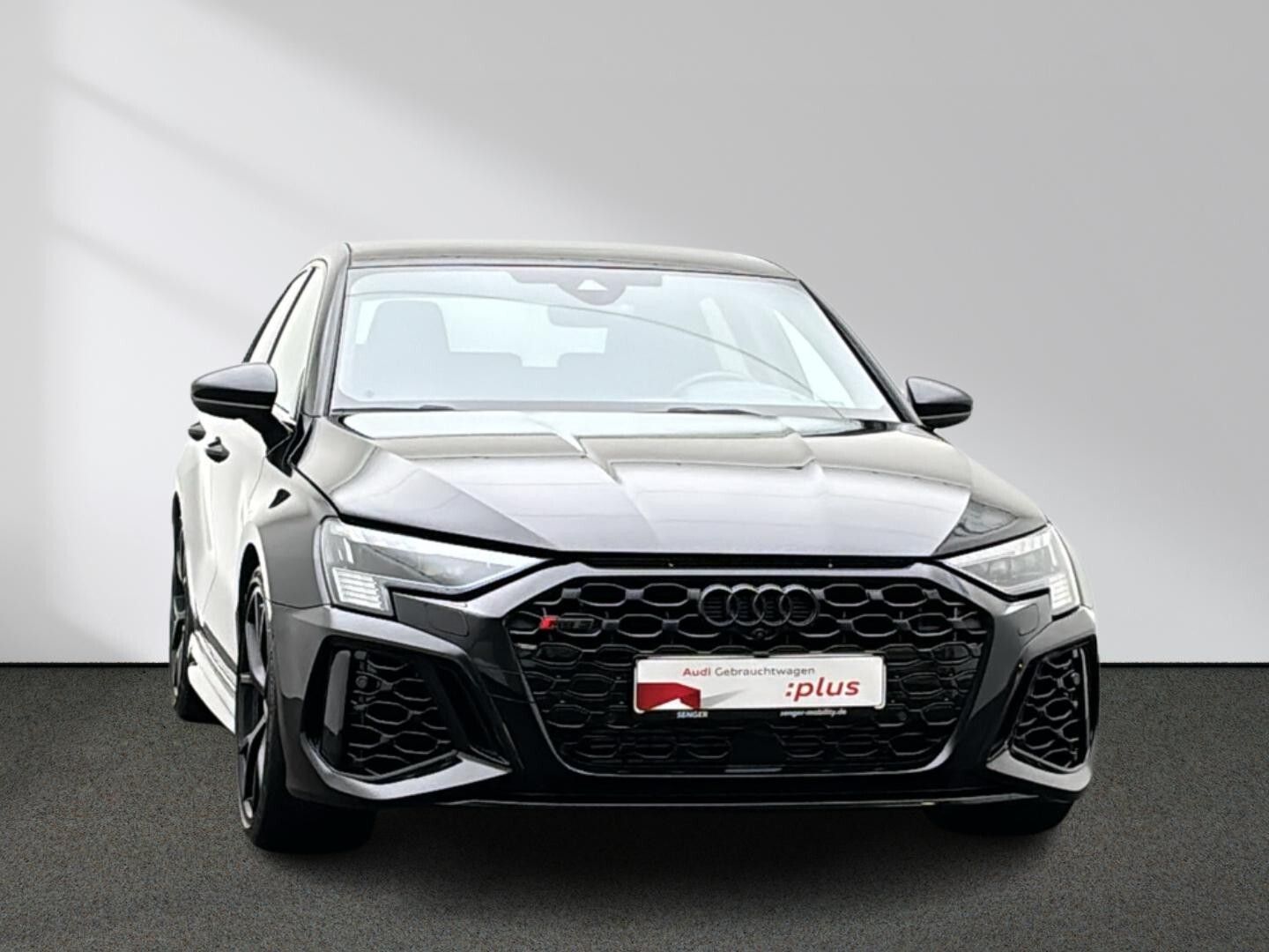 Audi RS3 2024 г. Чёрный, пробег 56490 км