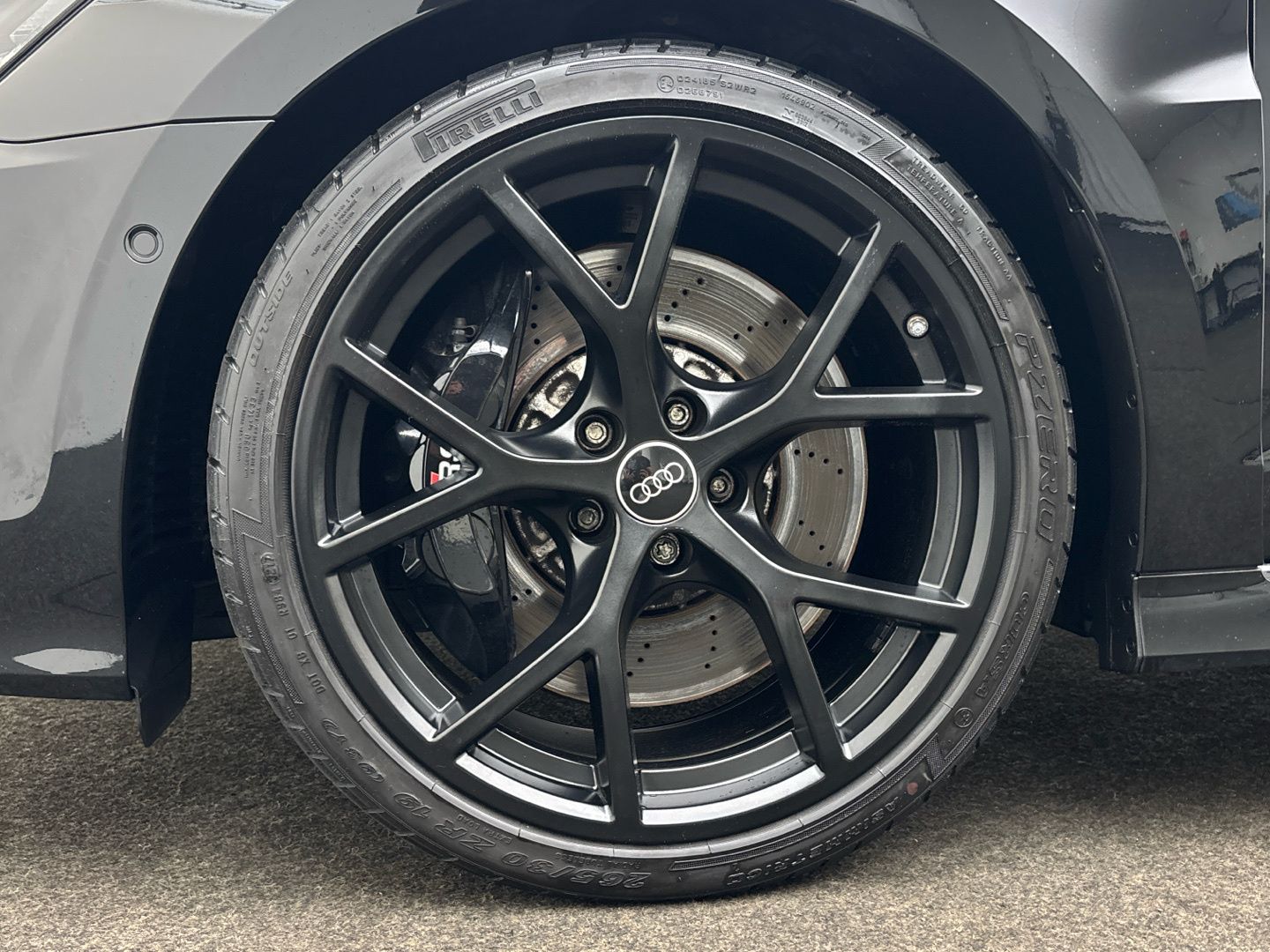 Audi RS3 2024 г. Чёрный, пробег 56490 км