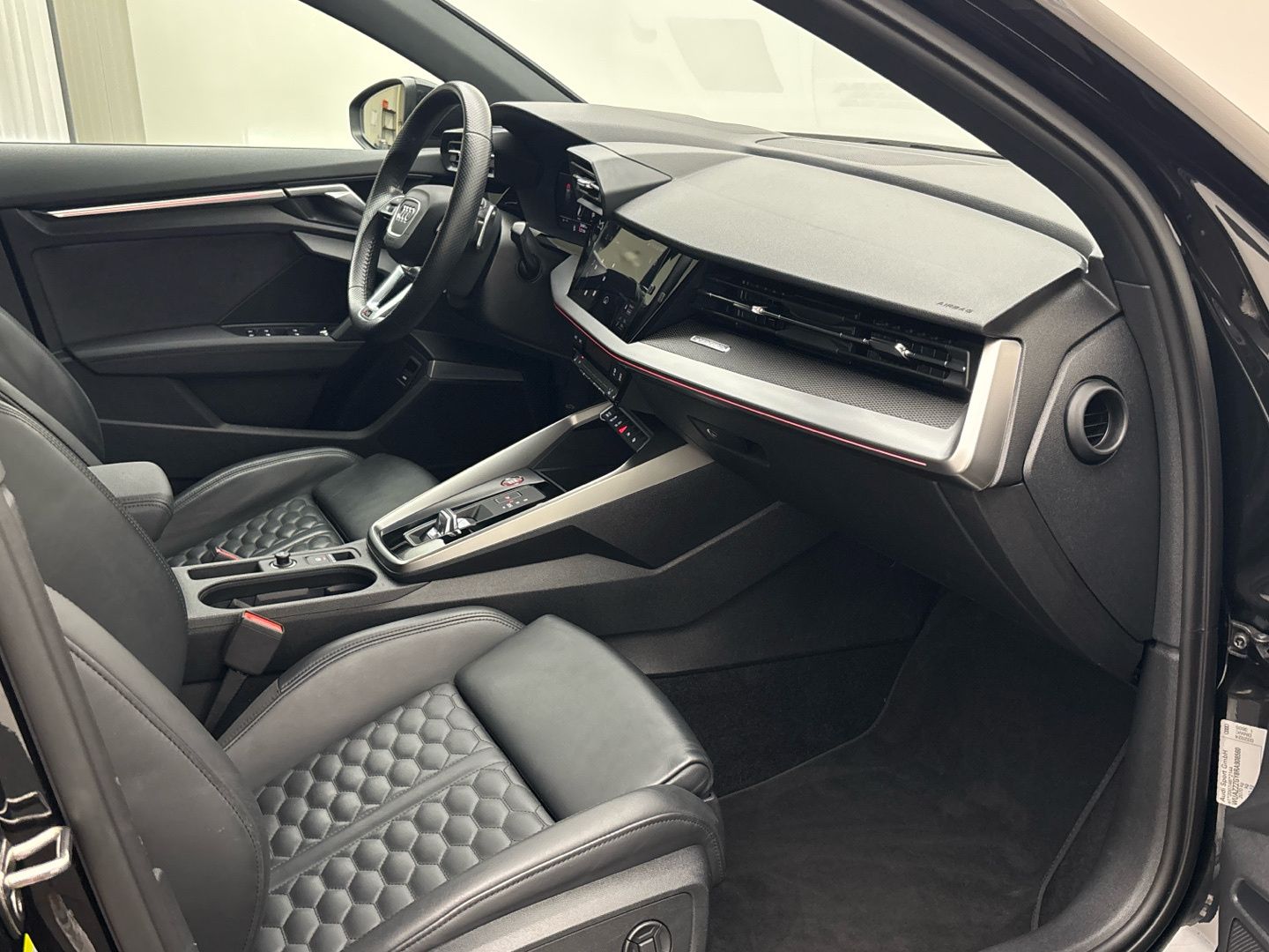 Audi RS3 2024 г. Чёрный, пробег 56490 км