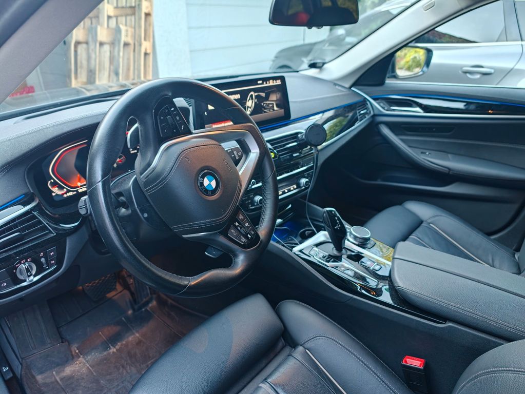 BMW 530 2023 г. Чёрный, пробег 56000 км