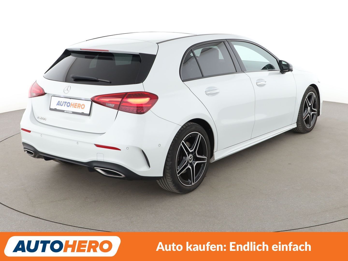 Mercedes-Benz A 200 2023 г. Белый, пробег 33122 км