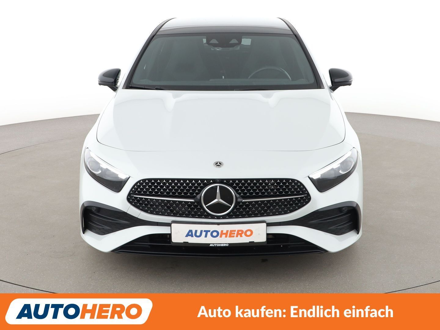 Mercedes-Benz A 200 2023 г. Белый, пробег 33122 км