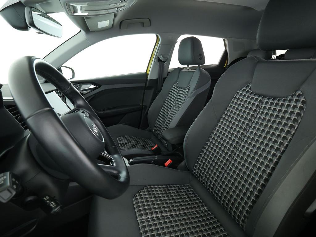 Audi A1 2022 г. Жёлтый, пробег 34818 км