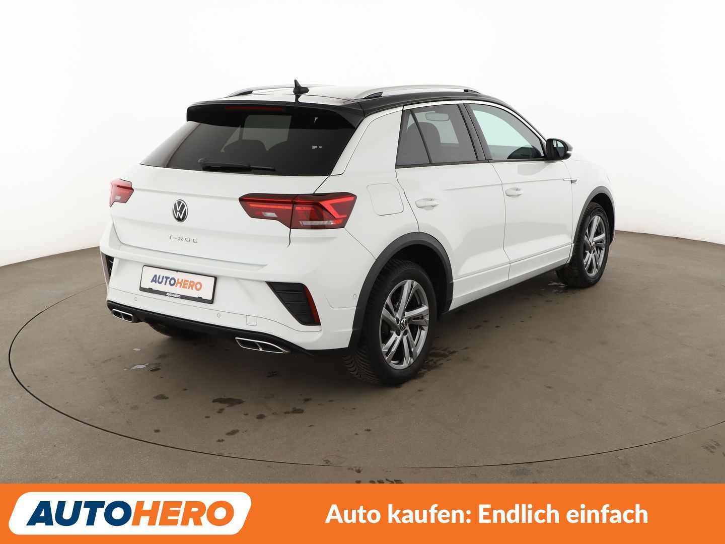 Volkswagen T-Roc 2024 г. Белый, пробег 53072 км